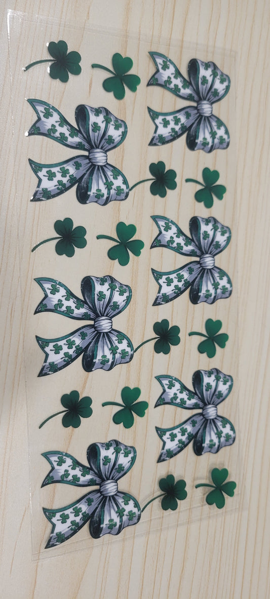 Clover bow